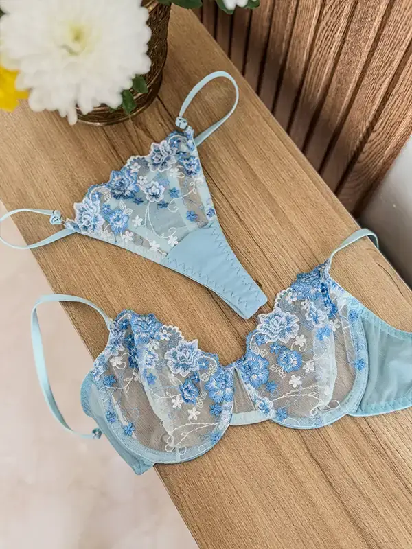 ست لباس زیر توری فنردار هانیس h28 آبی گلدوزی شده با شورت لامبادا
