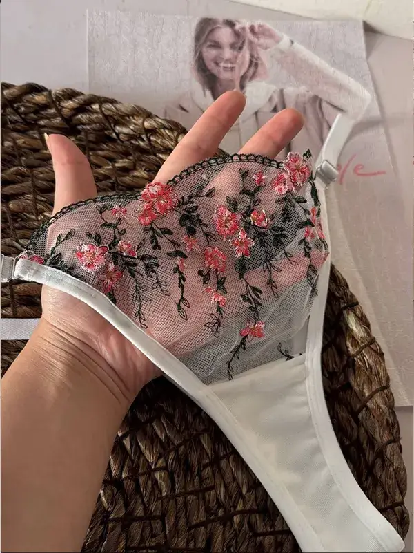 ست شورت و سوتین عروس گلدوزی شده هانیس کد h37