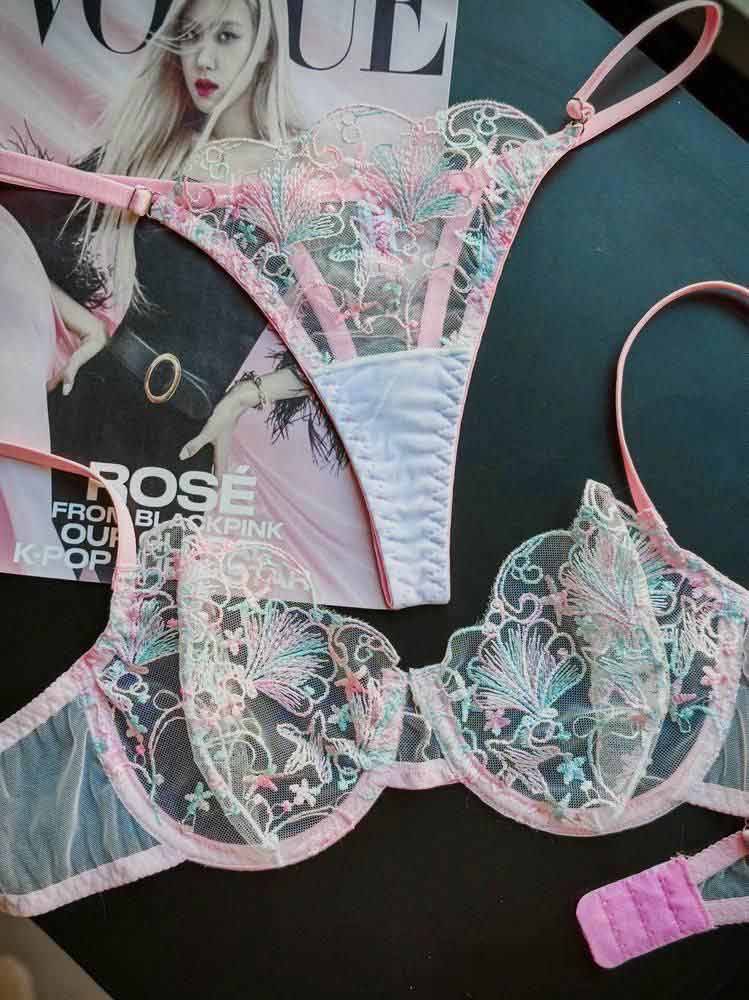 ست لباس زیر زنانه توری گلدوزی شده برند هانیس کد 9657 رنگ پاستلی صورتی سبزآبی