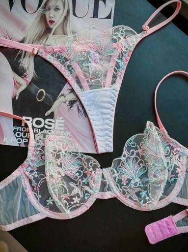 ست لباس زیر زنانه گلدوزی شده برند هانیس کد 9657
