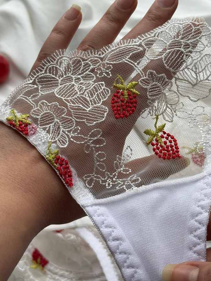 ست لباس زیر زنانه طرح توت فرنگی هانیس Hanis کد h18
