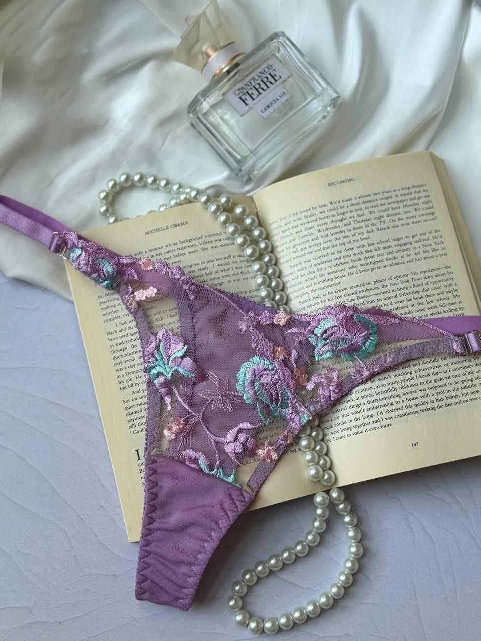 ست لباس زیر زنانه یاسی برند هانیس مدل H0114 با طراحی توری گل‌دار