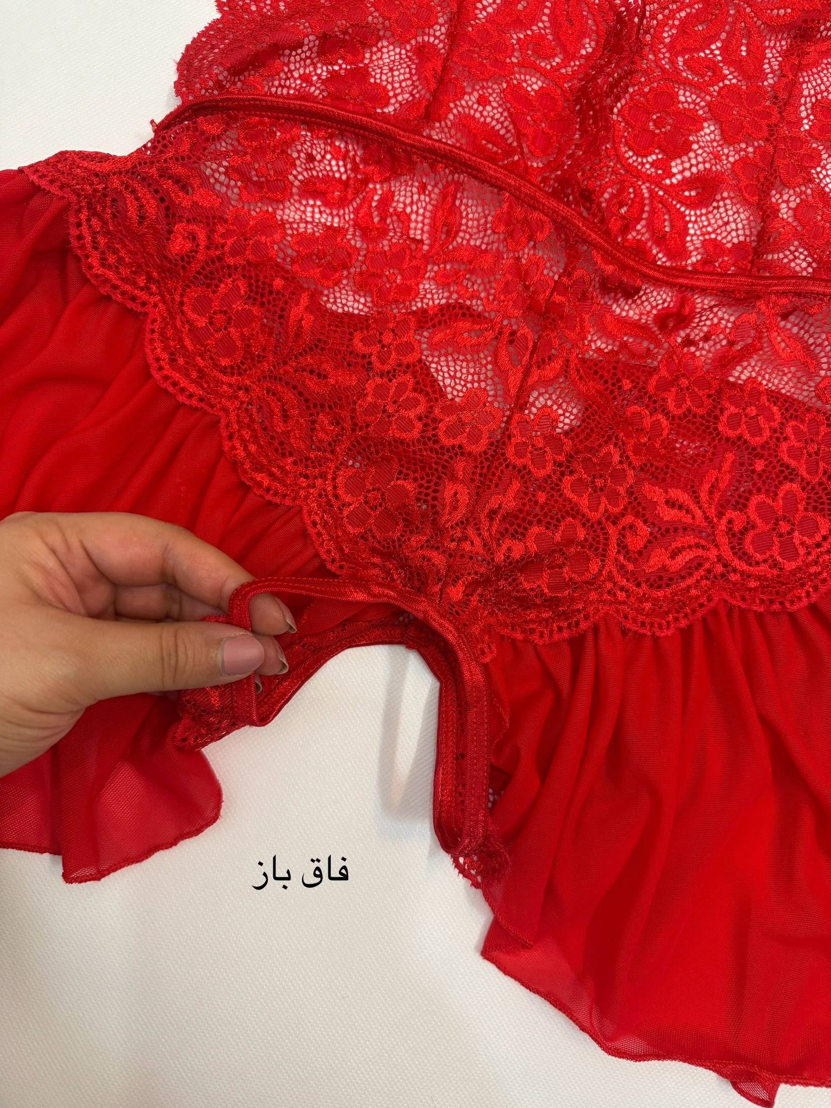 لباس خواب سایز بزرگ زنانه فاق باز قرمز با طراحی گیپور و دامن حریر